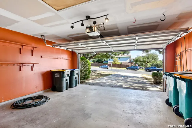 9022 Meadow Spgs Universal City, TX 78148