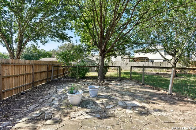 9022 Meadow Spgs Universal City, TX 78148