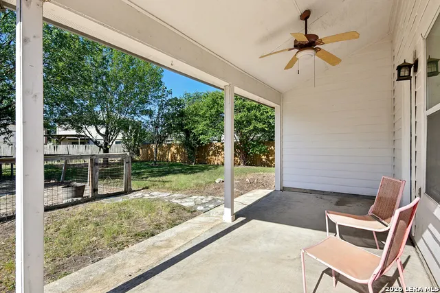9022 Meadow Spgs Universal City, TX 78148