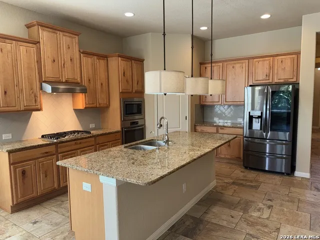 9827 Catell Boerne, TX 78006
