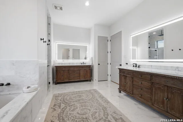 179 HORSESHOE BND Boerne, TX 78006