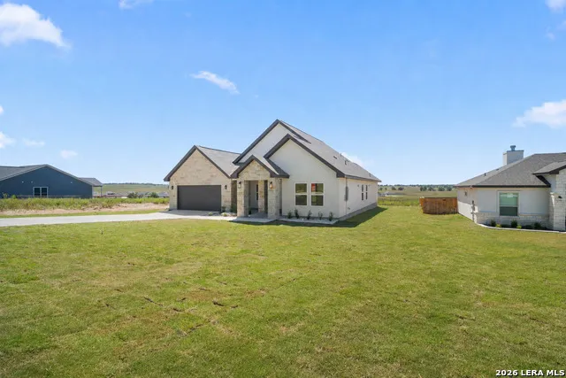 169 Pine Valley Dr La Vernia, TX 78121