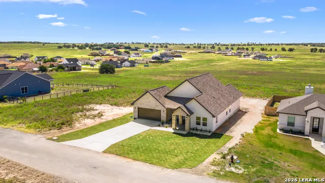 169 Pine Valley Dr La Vernia, TX 78121