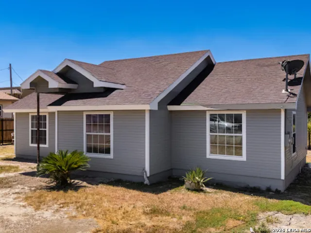 65 School Circle Eagle Pass, TX 78852