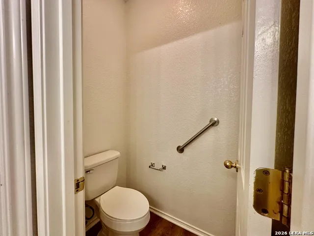 3304 Whisper Blf Schertz, TX 78108