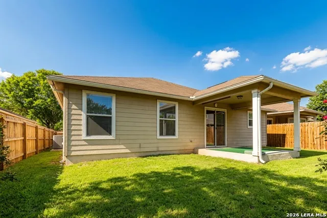 3304 Whisper Blf Schertz, TX 78108