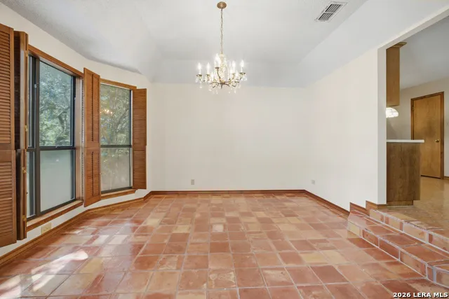 16719 SPRINGHILL DR San Antonio, TX 78232
