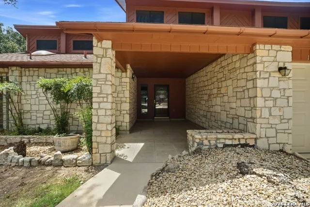 16719 SPRINGHILL DR San Antonio, TX 78232
