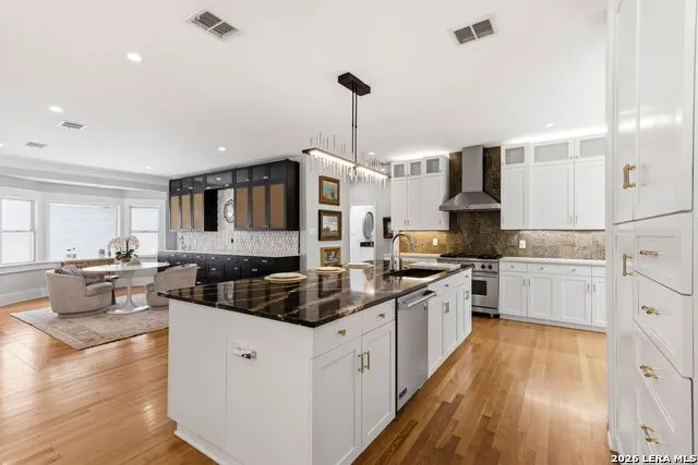 326 W GRAMERCY PL San Antonio, TX 78212