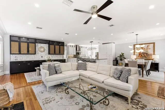 326 W GRAMERCY PL San Antonio, TX 78212