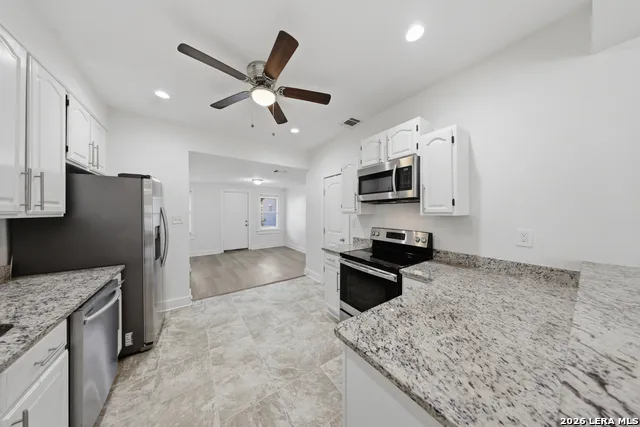 1239 KAYTON AVE San Antonio, TX 78210