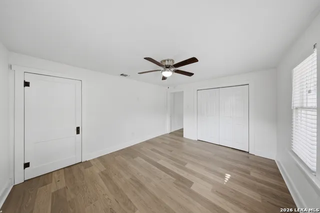 1239 KAYTON AVE San Antonio, TX 78210