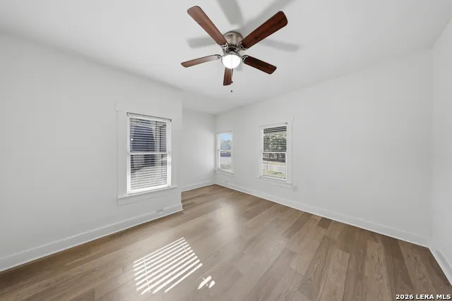 1239 KAYTON AVE San Antonio, TX 78210