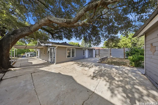 1239 KAYTON AVE San Antonio, TX 78210