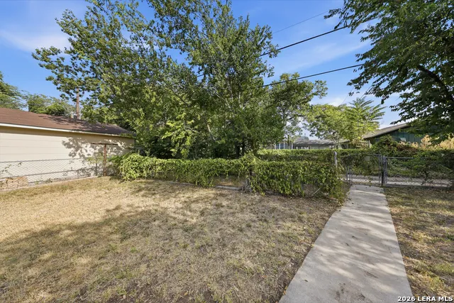 1239 KAYTON AVE San Antonio, TX 78210