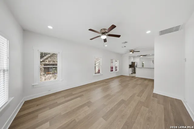 1239 KAYTON AVE San Antonio, TX 78210