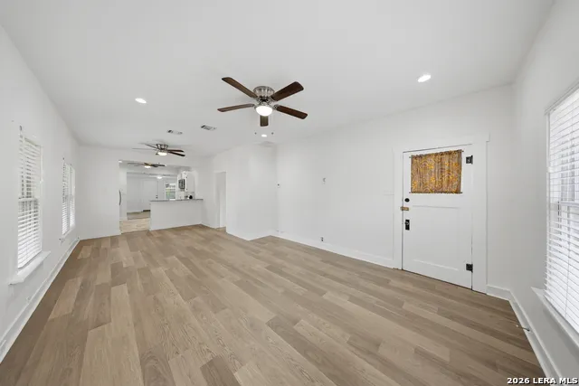 1239 KAYTON AVE San Antonio, TX 78210
