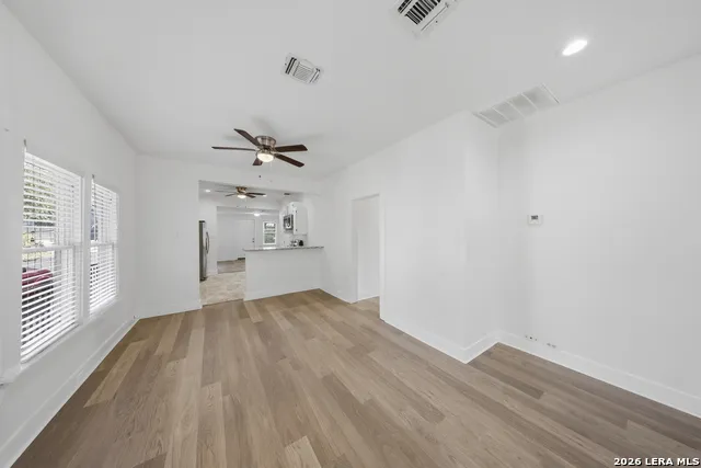 1239 KAYTON AVE San Antonio, TX 78210