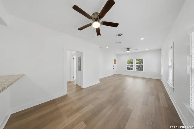 1239 KAYTON AVE San Antonio, TX 78210