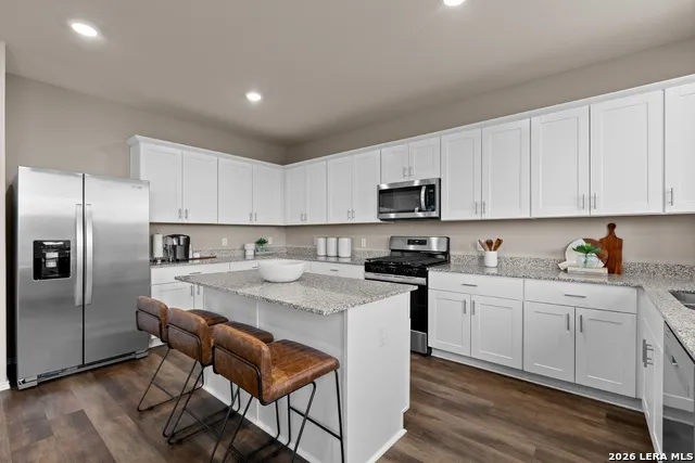 817 RUSTIC GRV Boerne, TX 78006