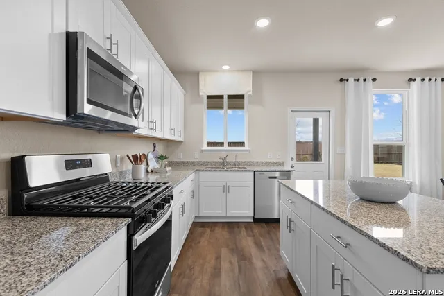 817 RUSTIC GRV Boerne, TX 78006