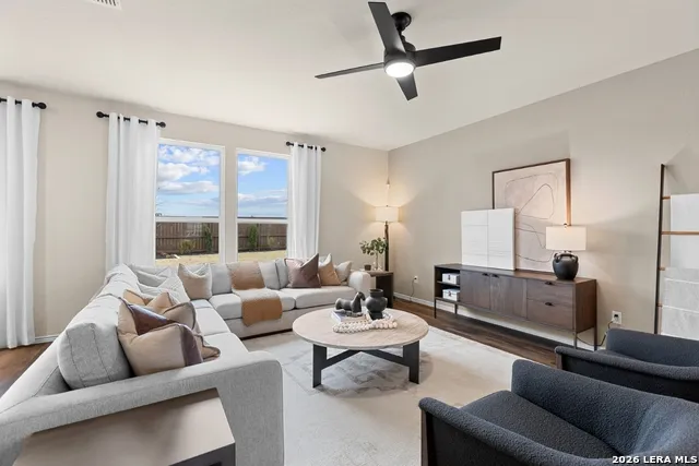 817 RUSTIC GRV Boerne, TX 78006
