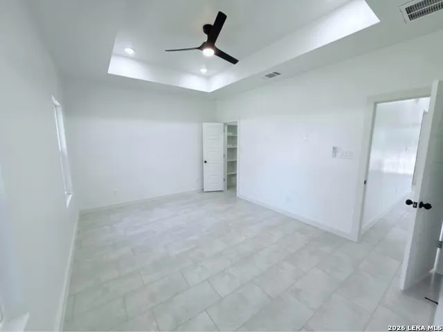 509 JUDSON DR Devine, TX 78016