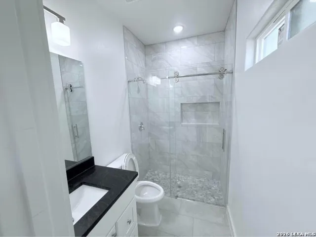 509 JUDSON DR Devine, TX 78016