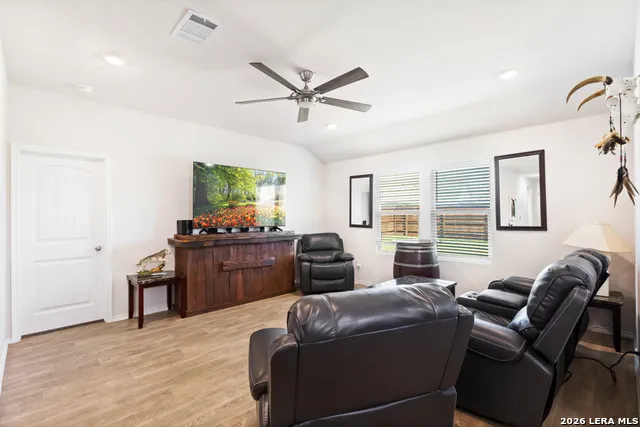 1004 VILLAGE RUN Seguin, TX 78155