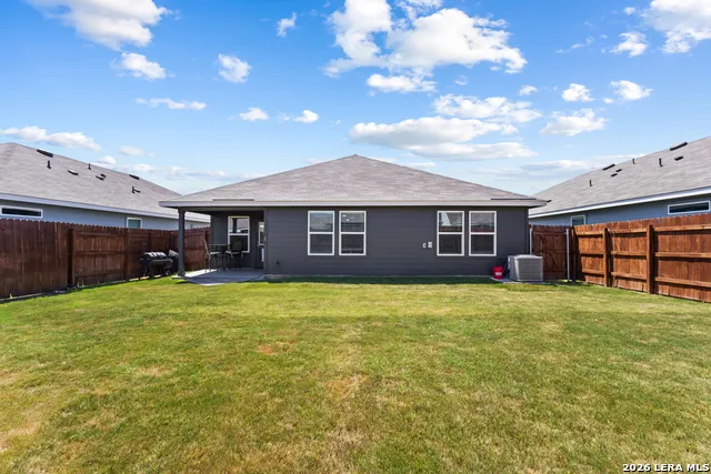 1004 VILLAGE RUN Seguin, TX 78155