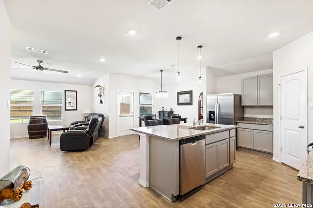 1004 VILLAGE RUN Seguin, TX 78155