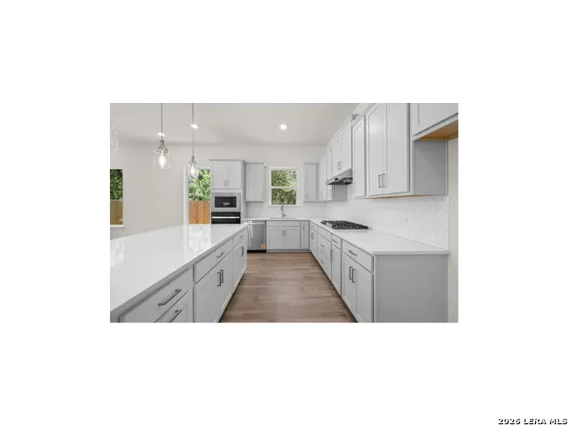160 Rosanna Ridge Universal City, TX 78148