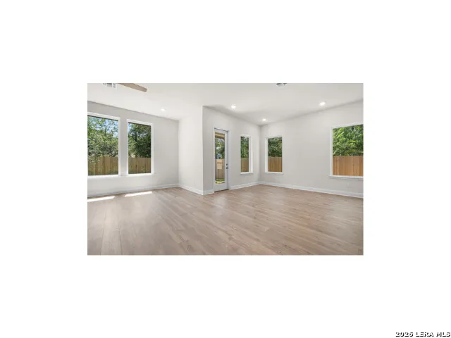 160 Rosanna Ridge Universal City, TX 78148