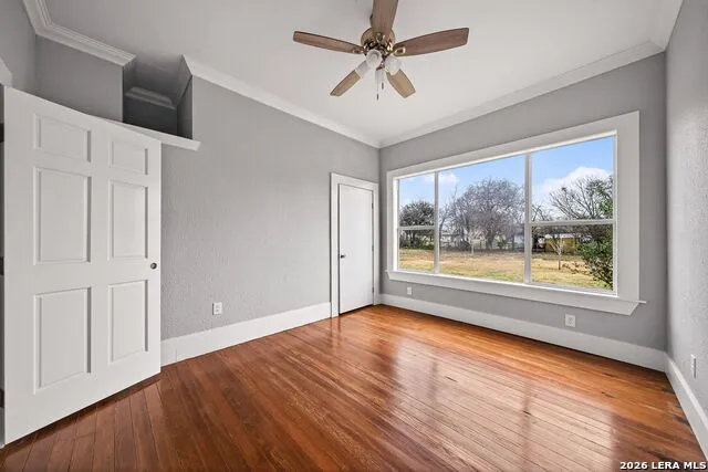 1612 SAINT PETER ST Gonzales, TX 78629