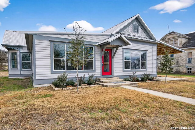 1612 SAINT PETER ST Gonzales, TX 78629