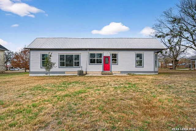 1612 SAINT PETER ST Gonzales, TX 78629