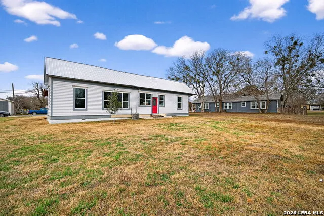 1612 SAINT PETER ST Gonzales, TX 78629