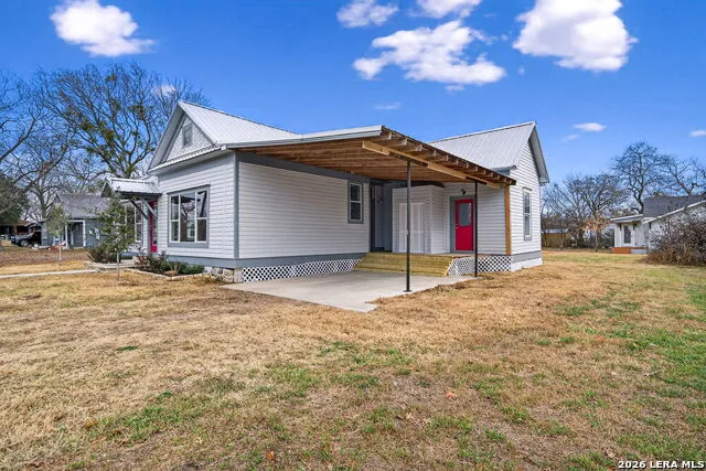 1612 SAINT PETER ST Gonzales, TX 78629