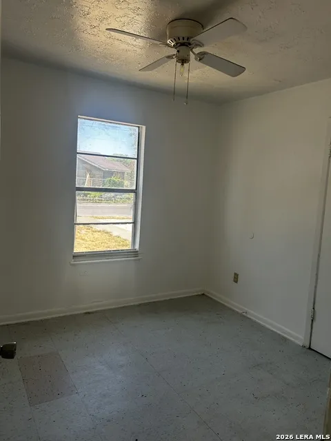 1449 Juanita Dr Eagle Pass, TX 78852