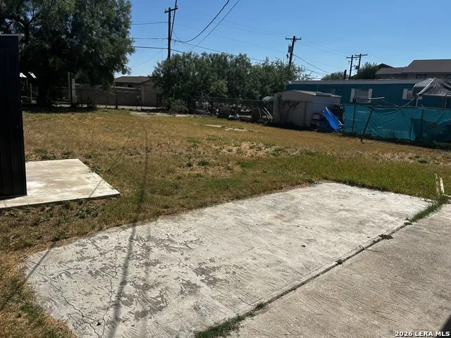 1449 Juanita Dr Eagle Pass, TX 78852