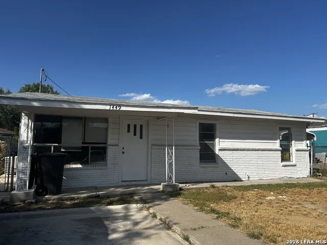 1449 Juanita Dr Eagle Pass, TX 78852