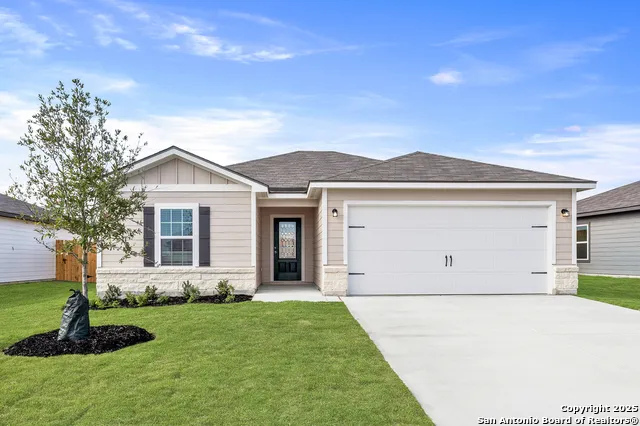 16016 Stratford Cove Lytle, TX 78052