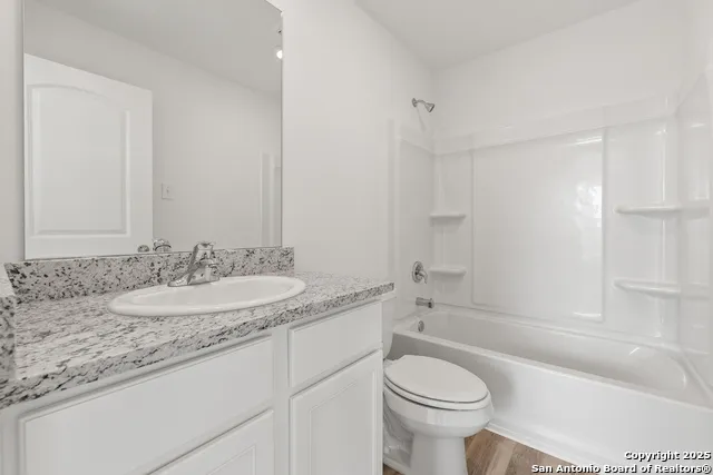 16016 Stratford Cove Lytle, TX 78052