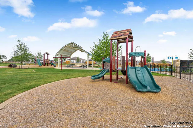 16016 Stratford Cove Lytle, TX 78052