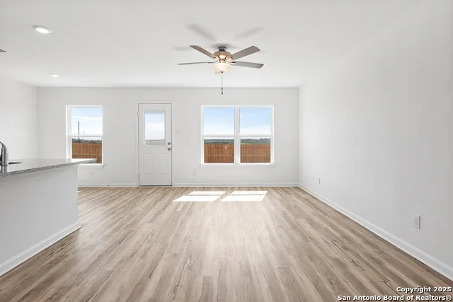 16016 Stratford Cove Lytle, TX 78052