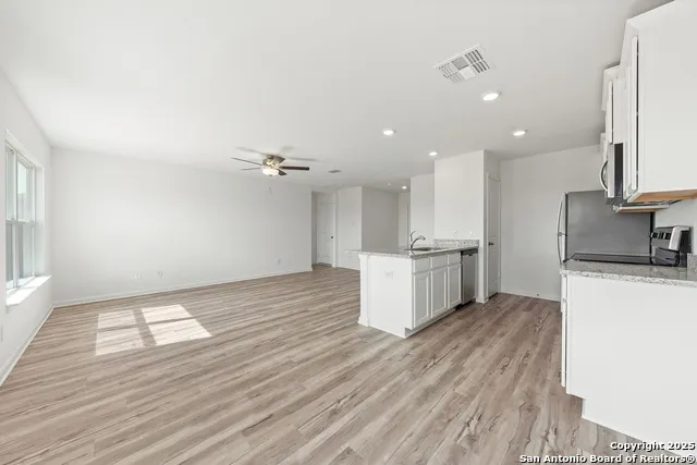 16016 Stratford Cove Lytle, TX 78052