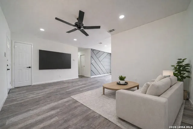 7022 Brownleaf San Antonio, TX 78227