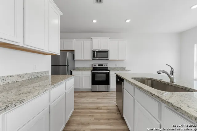 16001 Delgado Hills Lytle, TX 78052