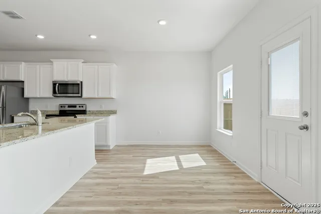 16001 Delgado Hills Lytle, TX 78052
