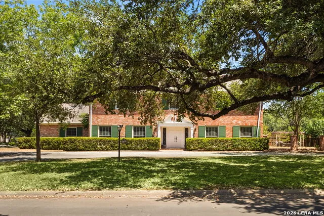 107 CAS HILLS DR Castle Hills, TX 78213